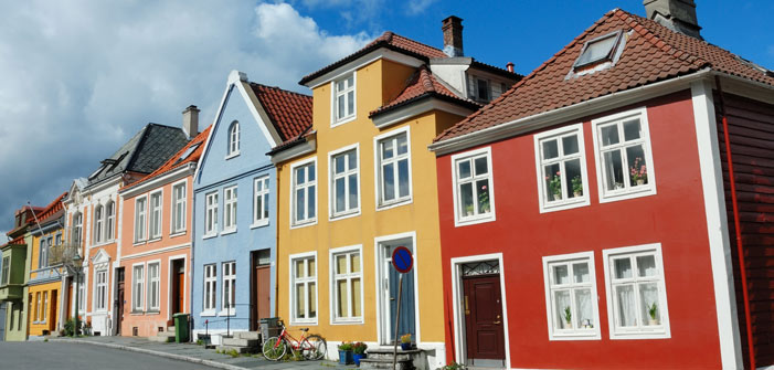 colorful-houses-in-bergen